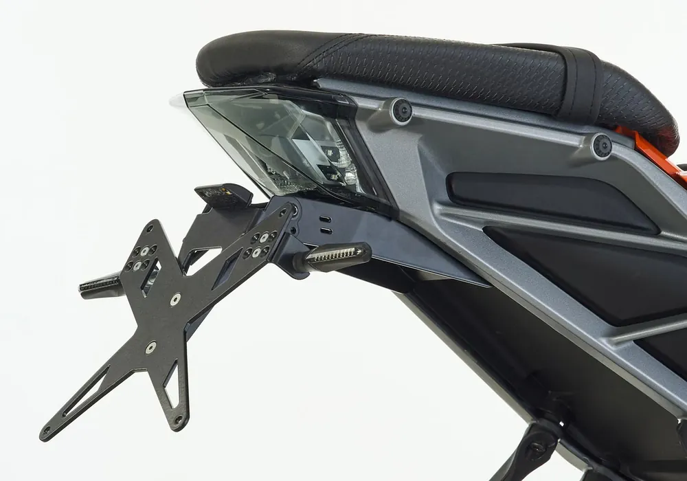 PROTECH X-SHAPE Kennzeichenhalter SET mit Reflektor und Beleuchtung Alu & Stahl Schwarz für KTM 390 Duke, 125 Duke Bestseller