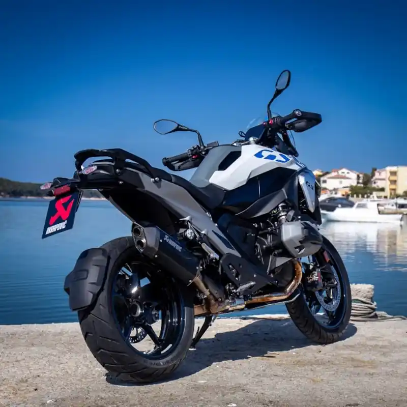 Akrapovič Slip-On Titanium Blackline BMW R1300GS 2023-2024 Beliebt