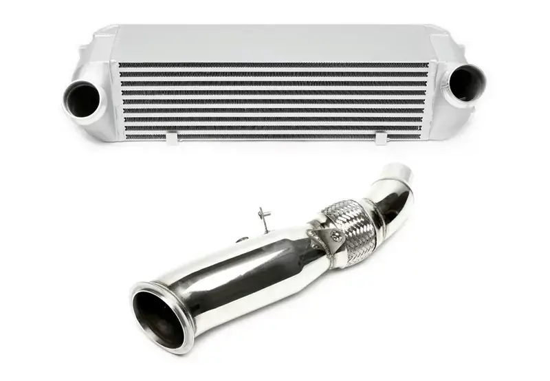 TA Technix Upgrade Kit Ladeluftkühler + Downpipe passend für BMW 1er–4er mit N20 Motor Markenprodukt