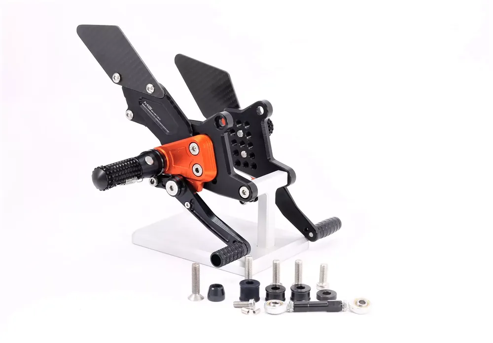 MG Biketec Sport Fußrastenanlage passend für KTM 1290 Super Duke GT ab 2016–2020 mit ABE Geprüft