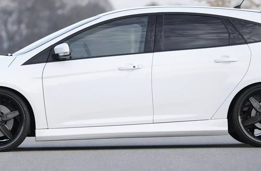 Abverkauf Rieger Seitenschweller rechts passend für Ford Focus 3 RS 5-tür. (Lim.) ab 01/2016