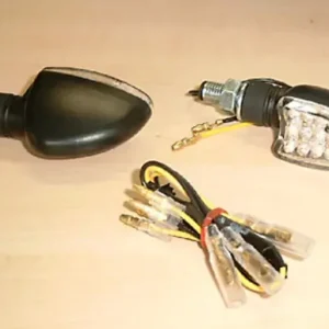 SHIN YO Arrow LED Blinker schwarz / klar, E-geprüft (Paar) – vorn & hinten Abverkauf